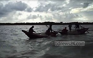 মেঘনায় পাঁচ জেলেকে অপহরণ, গুলিবিদ্ধ ২ 