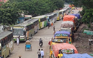 শিমুলিয়ায় পারাপারে দীর্ঘ সারি