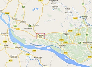 সাঁথিয়ায় ভিজিএফের চালসহ ব্যবসায়ী আটক