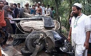 মাদারীপুরে বাস-মাহিন্দ্র সংঘর্ষে নিহত ৩