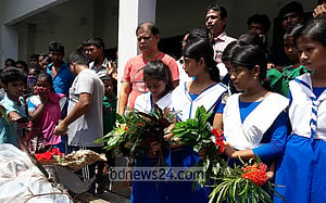স্কুলে নিতুর মরদেহ, হত্যাকারীর শাস্তি দাবি