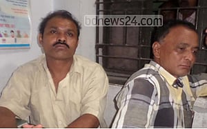 দশ টাকার চাল বাজারে বিক্রি, আটক ২