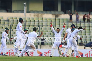 বাঘের থাবায় কুপোকাত থ্রি লায়ন্স