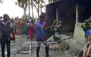 নেত্রকোণায় ১০ ঘর ভস্মীভূত, শিশুর মৃত্যু