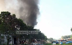 মানিকগঞ্জে আকতার ফার্নিচার কারখানায় অগ্নিকাণ্ড