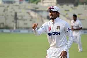 এনামুলের অর্ধশতক, ইবাদতের ৩ উইকেট