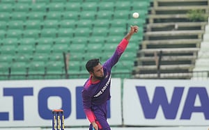 ঢাকা প্রিমিয়ার লিগে বোলিংয়ে বাঁহাতিদের দাপট