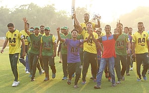 রান উৎসবের রোমাঞ্চ জিতে সুপার লিগে শেখ জামাল
