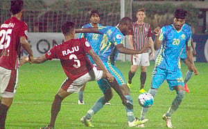 স্পটকিকে ব্যর্থতায় মোহন বাগানের সঙ্গে ড্র আবাহনীর