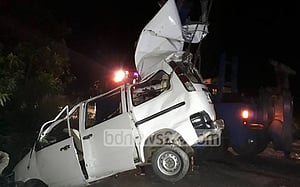 সিরাজগঞ্জে বাস-মাইক্রো সংঘর্ষে নিহত ৪