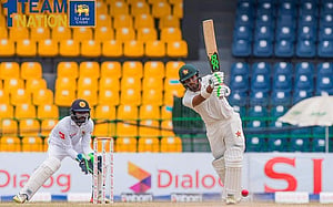 রাজা, ওয়ালারের ব্যাটে লড়াইয়ের পুঁজি গড়ছে জিম্বাবুয়ে