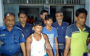 চলন্ত বাসে ‘ধর্ষণের পর হত্যা’: ৩ জনের স্বীকারোক্তি