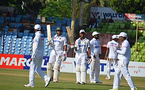 তুষারদের ব্যাটিং দৃঢ়তায় খুলনার ড্র