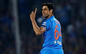 সব ধরনের ক্রিকেট ছাড়ছেন নেহরা