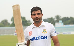 জিয়ার দেড়শতে রান পাহাড়ে খুলনা