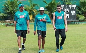 বৃষ্টিতে ভেসে গেল ‘এ’ দলের ম্যাচের রোমাঞ্চ