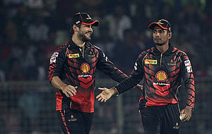 মাহমুদউল্লাহর ব্যাটে খুলনার জয়