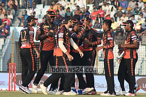 কুমিল্লাকে হারিয়ে টিকে থাকল খুলনার আশা