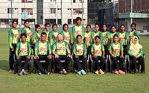 লতা, রুমানার ফিফটির পরও বাংলাদেশের হার