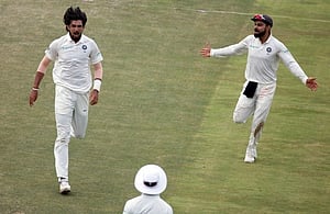 পেসারদের নৈপুণ্যে ভারতের দারুণ জয়