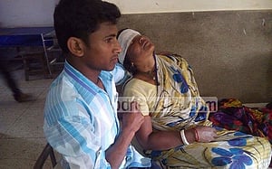 সাতক্ষীরায় জমির বিরোধে হামলায় ৩ নারী আহত