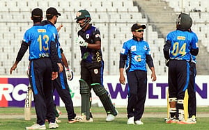 অবিশ্বাস্য প্রতিরোধেও পেরে উঠল না কলাবাগান