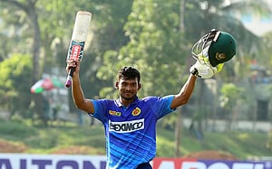 শান্তর সেঞ্চুরিতে জয়ে ফিরল আবাহনী