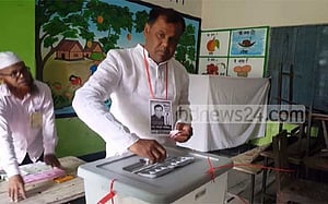 টাঙ্গাইলে ১ পৌরসভা ও ৮ ইউনিয়নে ভোট গ্রহণ চলছে