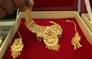 নওগাঁয় দোকান থেকে ‘৩০০ ভরি সোনা চুরি’