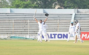 মিঠুনের সেঞ্চুরি, হলো না তুষারের