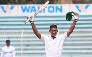 শেষ দিনে সাইফ উদ্দিনের সেঞ্চুরি