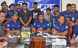 গাইবান্ধায় রিভলবারসহ আটক ৪