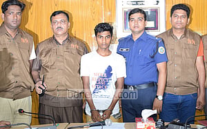 ভোলায় ২ বোনকে এসিড নিক্ষেপ মামলার প্রধান আসামি গ্রেপ্তার