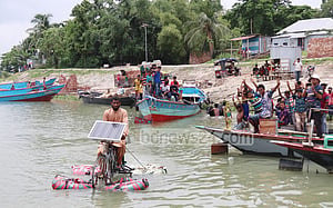 সাইকেল নিয়ে আকাশে ওড়ার স্বপ্ন সাইফুলের