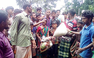 ভিজিএফের চাল কম দেওয়ায় ইউপি চেয়ারম্যান অবরুদ্ধ