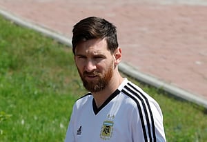 মেসির কেন সমালোচনা, বুঝছেন না আলবা
