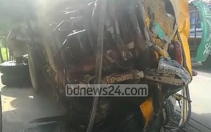 টাঙ্গাইলে ট্রাকের সঙ্গে সংঘর্ষে বাসচালক নিহত