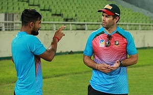 ব্যাটসম্যানদের ‘স্বার্থপর’ হতে বললেন ম্যাকেঞ্জি