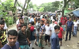 লক্ষ্মীপুরে পিকআপের চাপায় মাদ্রাসা ছাত্র নিহত, সড়ক অবরোধ