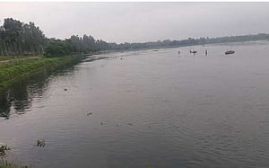 নরসিংদীতে নৌকা ডুবে ৩ শিশুর মৃত্যু