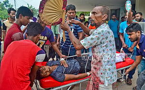 পাবনায় উন্নয়ন মেলায় সিলিন্ডার বিস্ফোরণে শিশুসহ আহত ৭