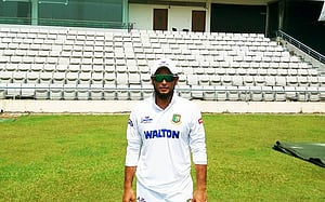 সানির স্পিনে বিধ্বস্ত ঢাকা