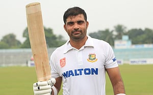 জিয়ার সেঞ্চুরি, অপেক্ষায় আফিফ