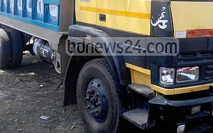 নবাবগঞ্জের সড়কে প্রাণ গেল ২ জনের