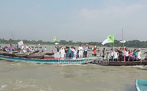 চাঁদপুরে মা ইলিশ রক্ষায় নৌ শোভাযাত্রা