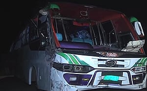 রংপুরে এক বাসকে ধাক্কা দিয়ে আরেক বাস খাদে, নিহত ২