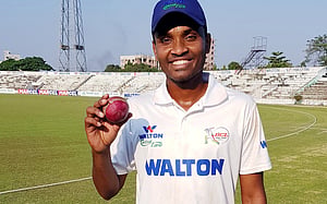 বেঙ্গালুরুতে বোলিংয়ে উজ্জ্বল শহিদুল-আরিফুল