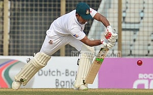 মোসাদ্দেকের সেঞ্চুরি, মোহরের ৫ উইকেট