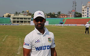 ফরহাদ রেজার বিধ্বংসী বোলিং