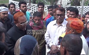 ফরিদপুরে বাসচাপায় এক পরিবারের ৩ জন নিহত